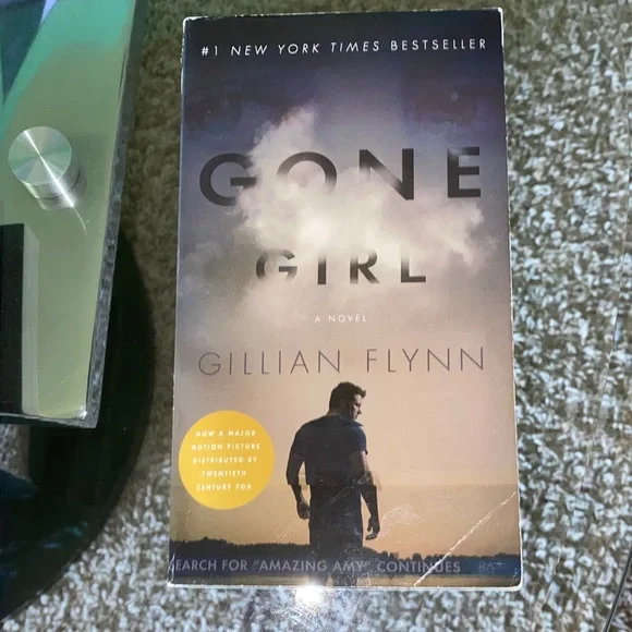 Layla and Gone Girl Book Set - Picture 5 of 7